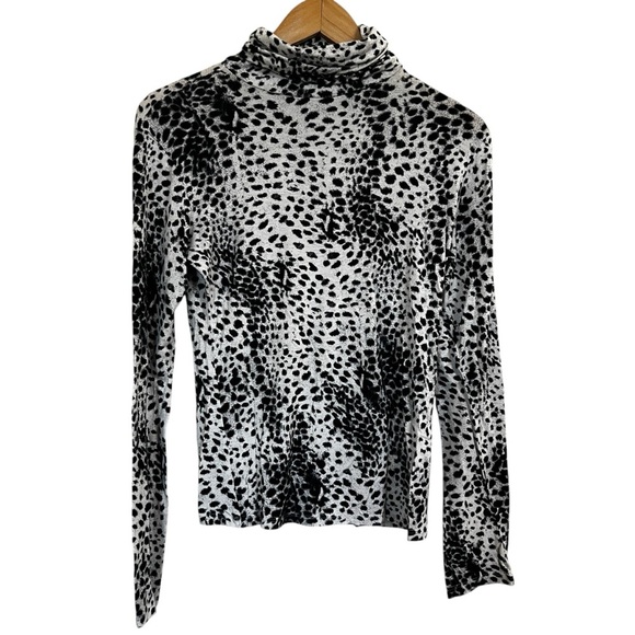Fabrizio Gianni Tops - Fabrizio Gianni Animal Print Turtle Neck Blouse Women’s Size L